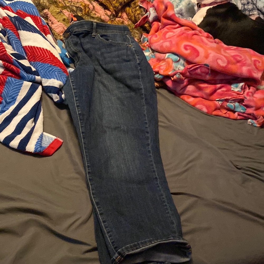 Dark blue jean capri